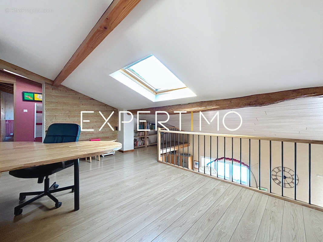 Maison à AYGUESVIVES