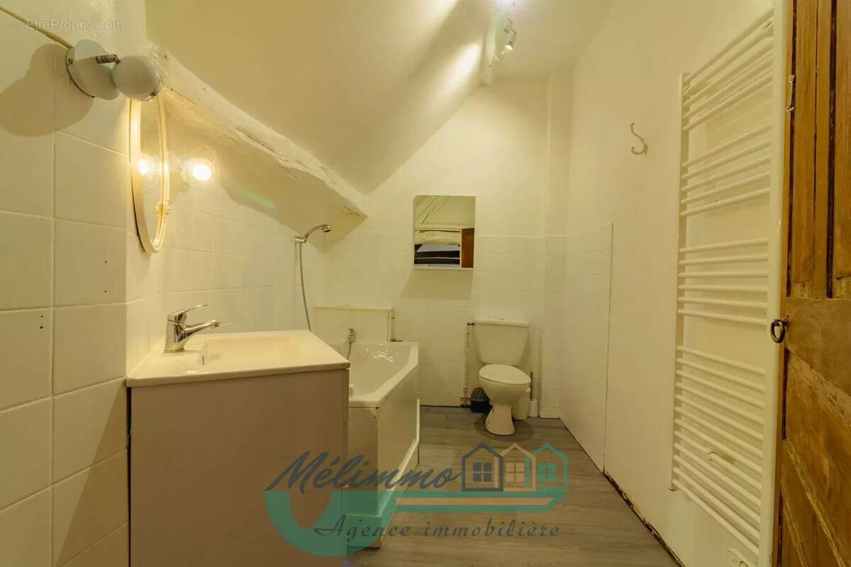 Maison à SOUGERES-EN-PUISAYE