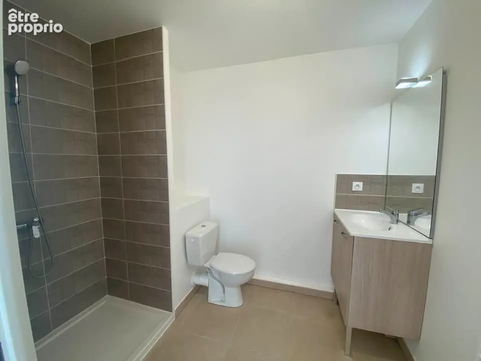 Appartement avec terrasse + garage fermé dans résidence récente ! - photo 7