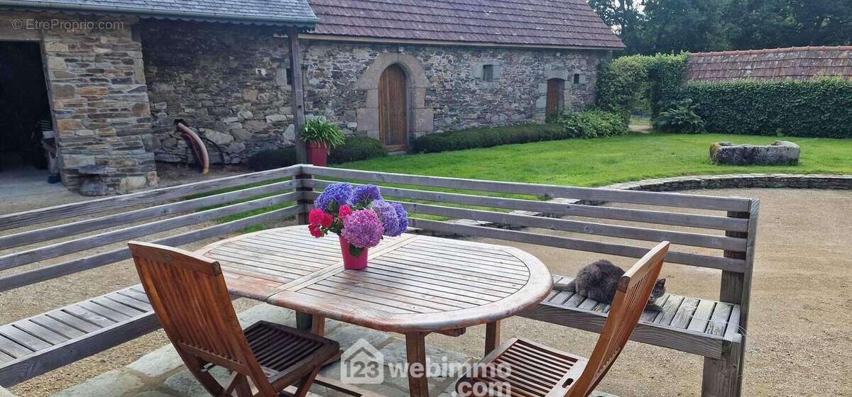 Terrasse face à la cuisine - Maison à LANNION