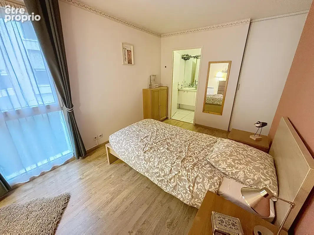 Appartement 4 Pièces - 91m² - 1 BOX - VILLEJUIF (94800) - photo 8