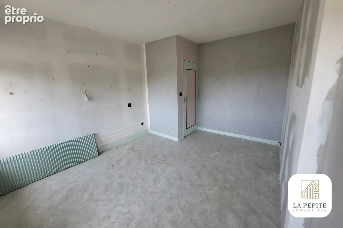 Maison semi-individuelle rénovée - 108,8 m2 - 3 chambres - Terrain, garages et dépendances - photo 15