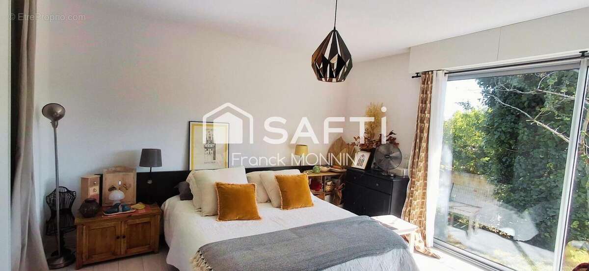 Maison 145 m² à Saint-Sulpice-Et-Cameyrac  - photo 4