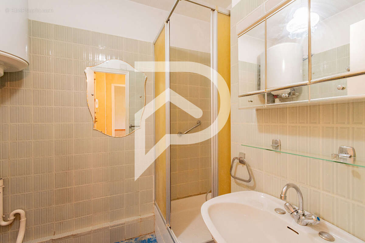 Appartement à MARSEILLE-4E