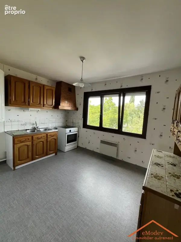 Appartement 4 pièces 82 m² à vendre à Golbey (88190) - photo 4