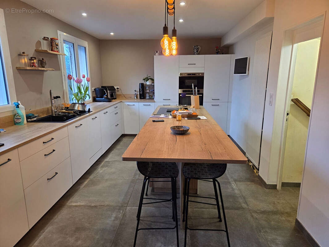 A VENDRE Maison de 250 m² Saint Martin- des- Besaces 14350. - photo 17