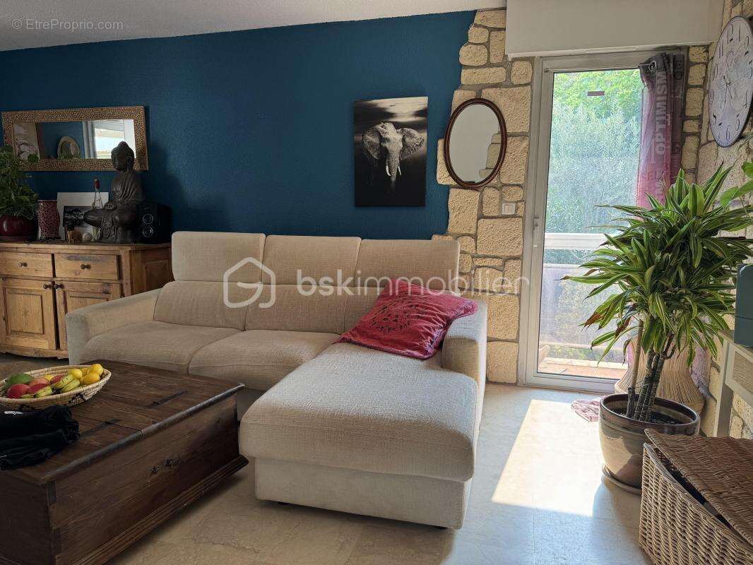 À Saint-Raphaël (83700), dans un quartier recherché, beau T3 de 59,84 m² avec terrasse, jardin privatif de 39 m², garage et cave - photo 13