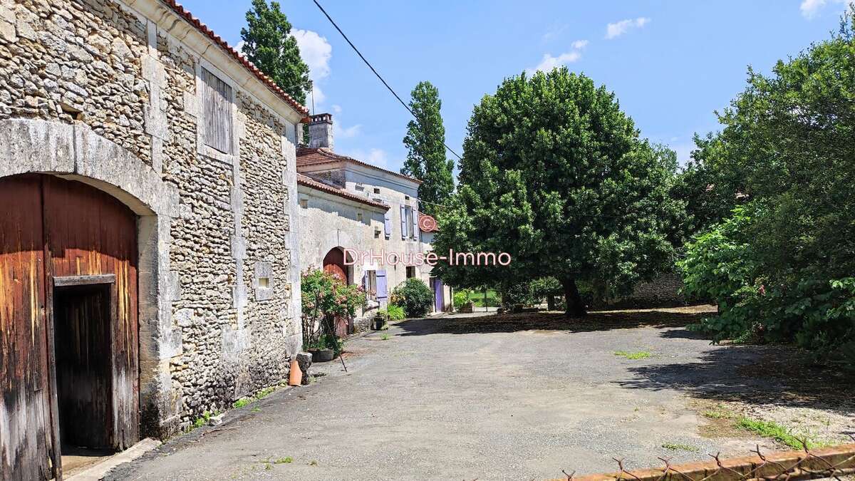 Maison à LA TOUR-BLANCHE