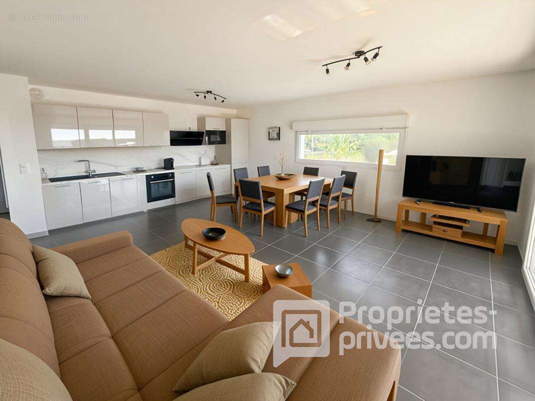 Appartement à VILLENEUVE-LOUBET