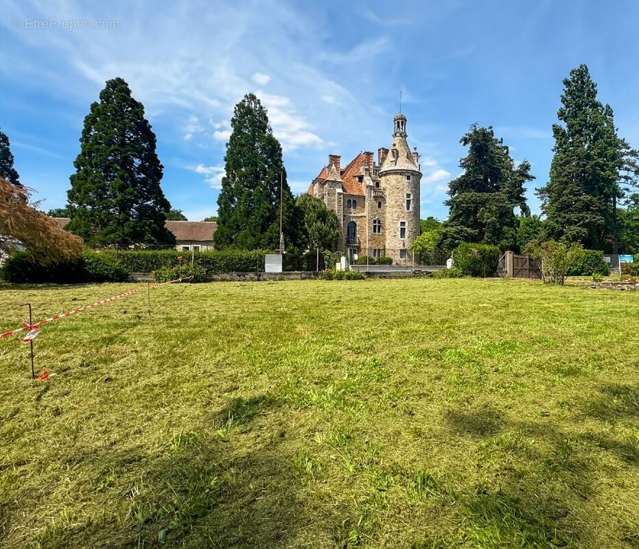 Terrain à LE CHATELET-EN-BRIE