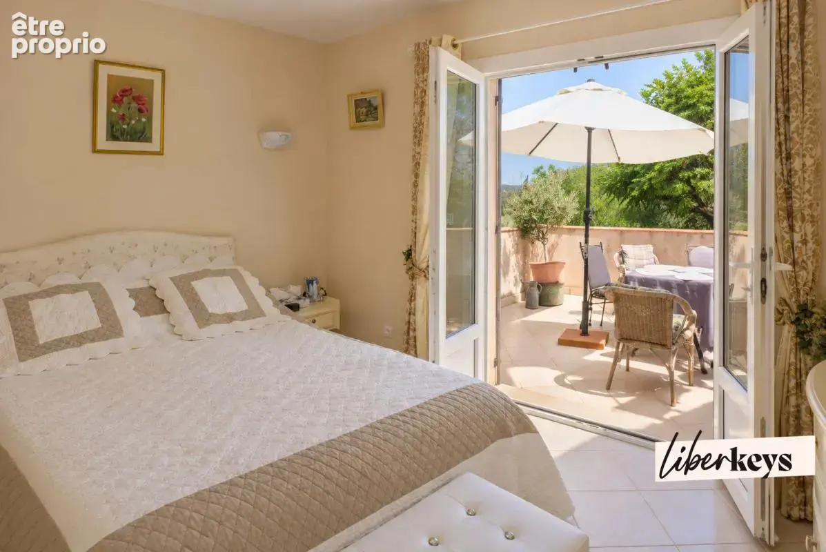 Maison de caractère avec piscine, oliveraie et vue sur Cotignac – 135 m² - photo 10