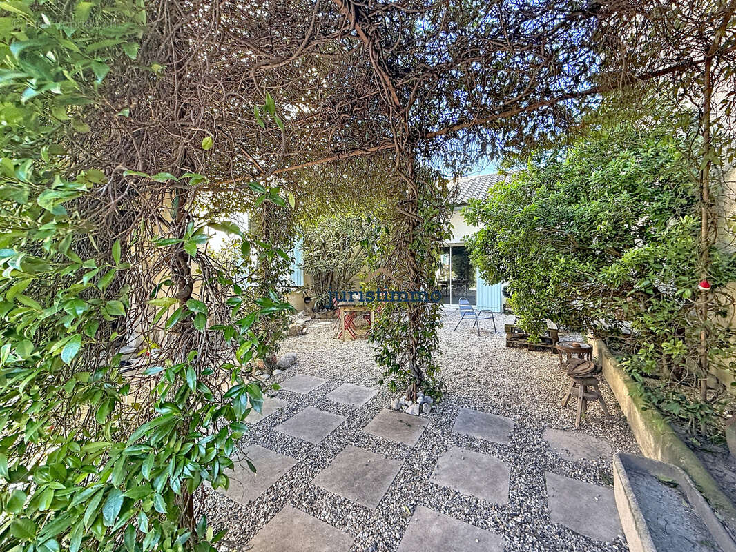 Maison à VAISON-LA-ROMAINE