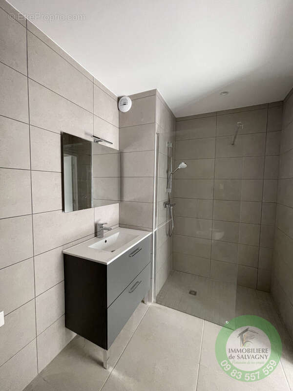 Appartement à CHARBONNIERES-LES-BAINS
