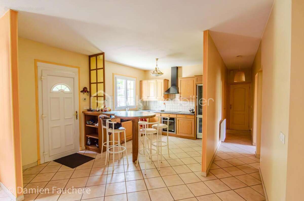 Maison à VAUX-LE-PENIL