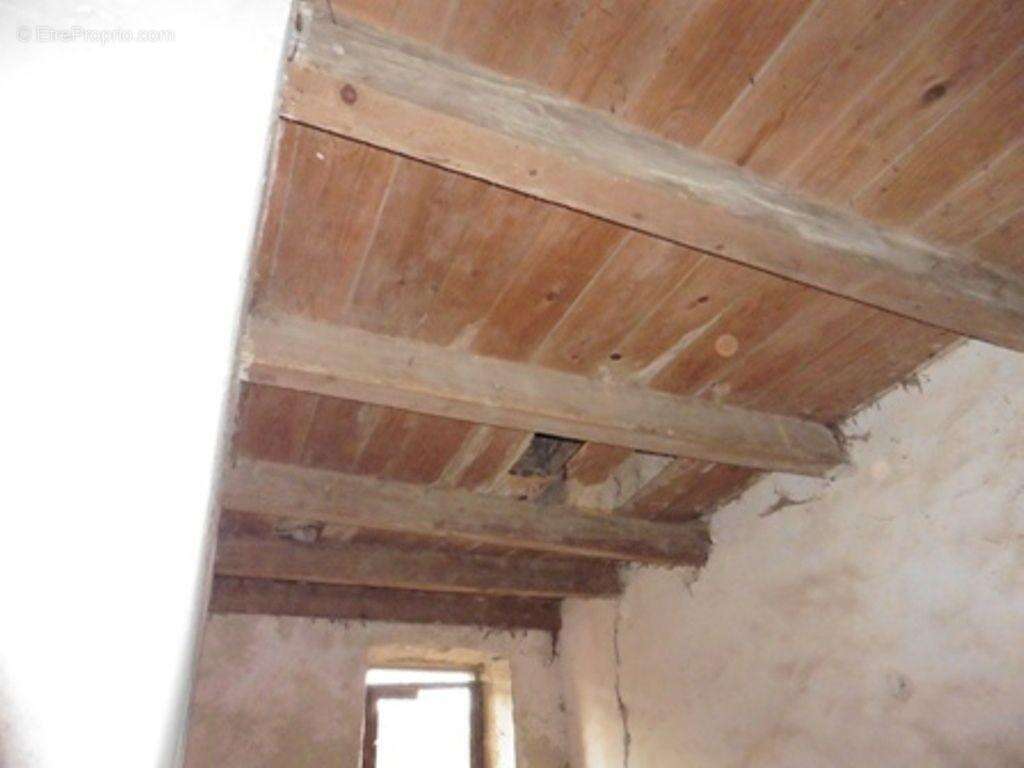 Maison à MURAT-SUR-VEBRE