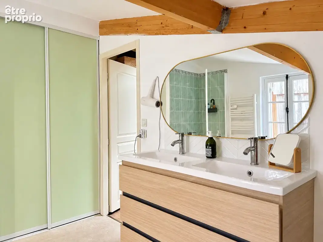 Maison de caractère rénovée avec dépendance - photo 8