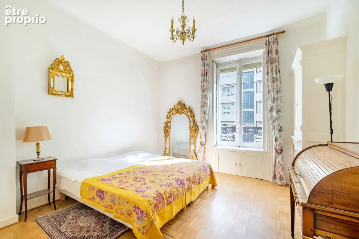 Vente appartement élégant du XIX ème siècle vue sur le Rhône - photo 3