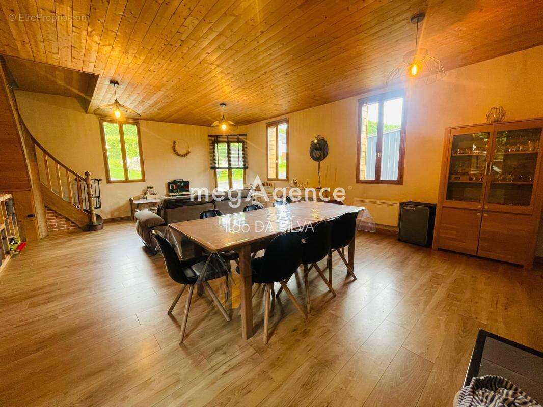 Maison 4 pièces de 150m2 - photo 3