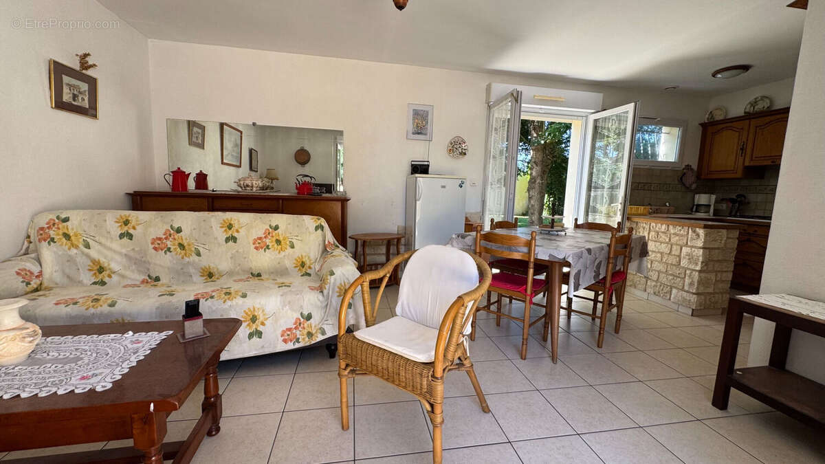 Maison à SAINT-NAZAIRE-SUR-CHARENTE