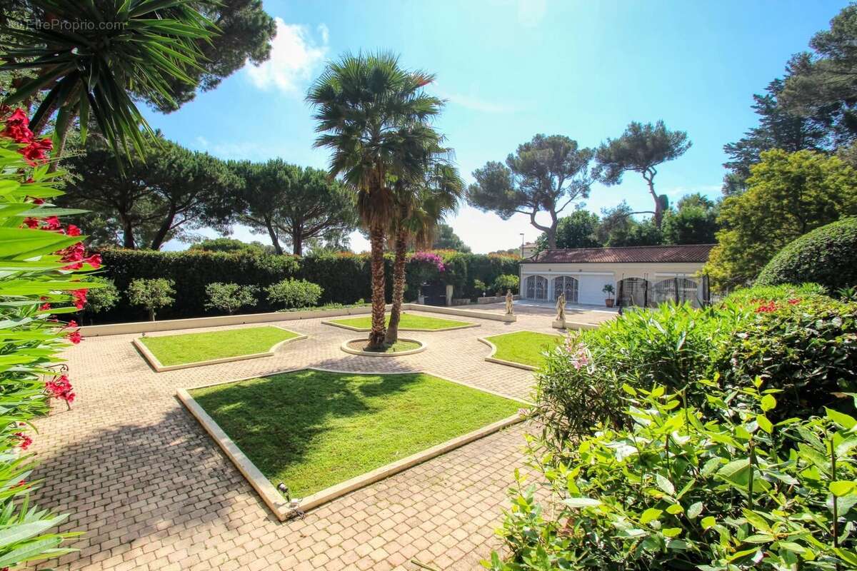 Saint jean cap ferrat "le cap" - propriété 600m²  terrain 5000m² piscine - photo 5