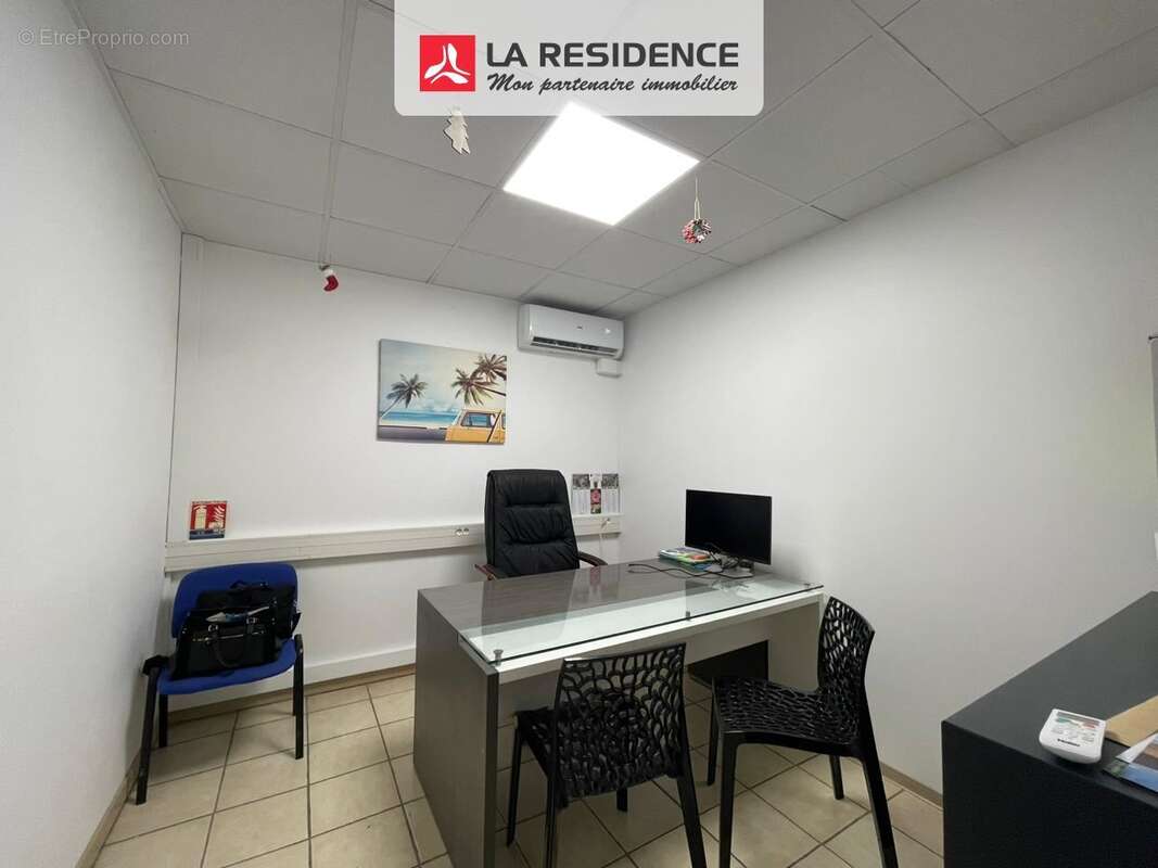 Commerce 92 m² à Fort-De-France  - photo 4