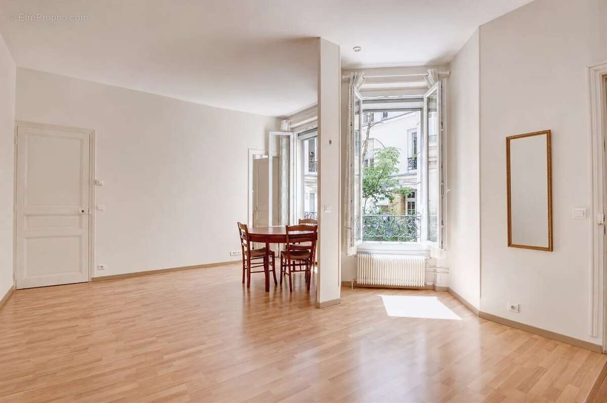 Appartement à PARIS-20E