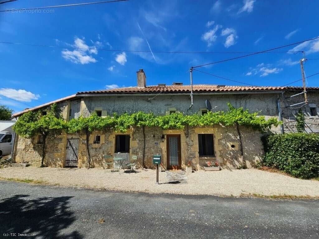 Jolie Maison de Pays Située dans un Hameau Très Calme - photo 24