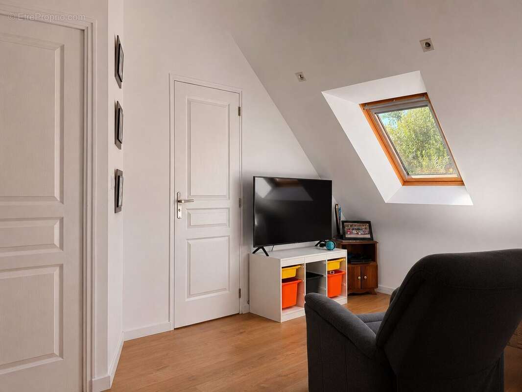Maison 112 m² à Le Tronchet  - photo 7