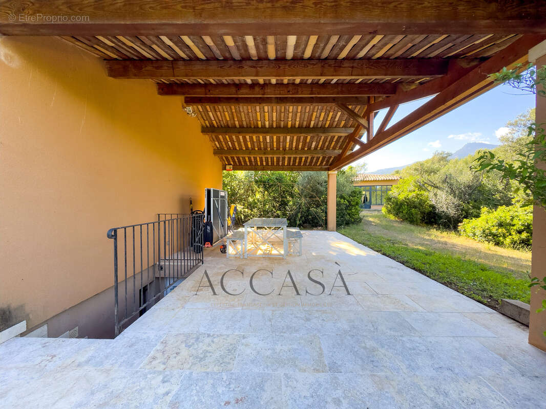 Maison à FIGARI