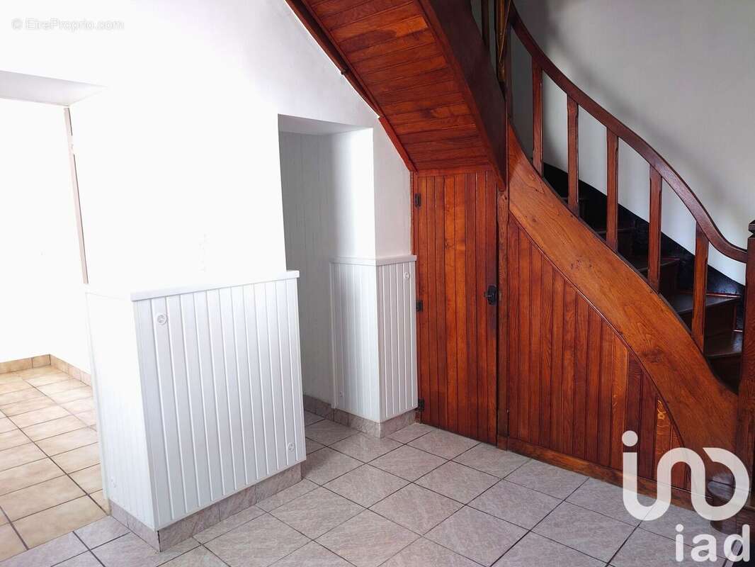 Photo 5 - Maison à LUSSAC-LES-EGLISES