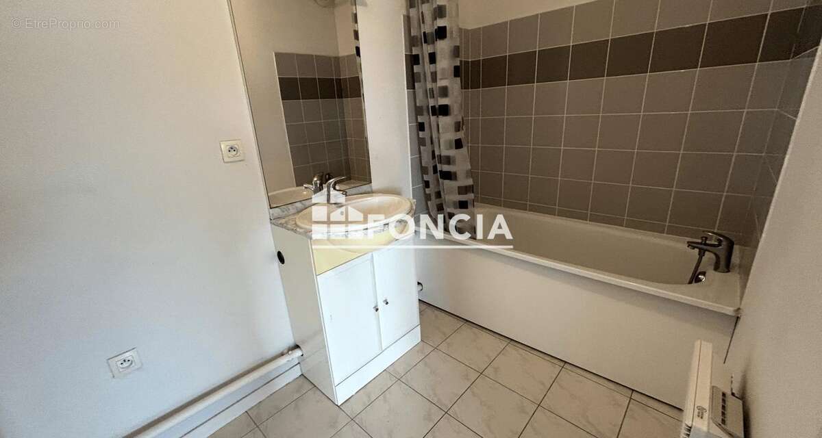 Appartement à PINEUILH