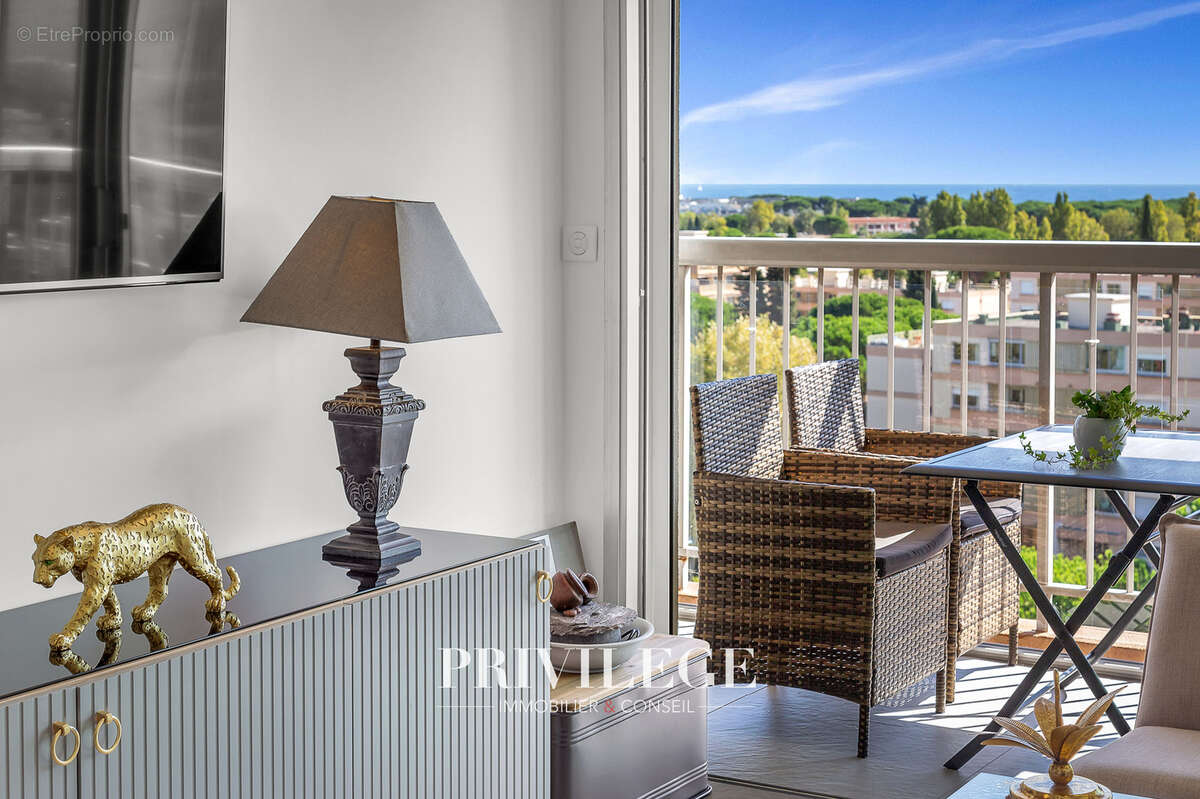 Appartement à MANDELIEU-LA-NAPOULE