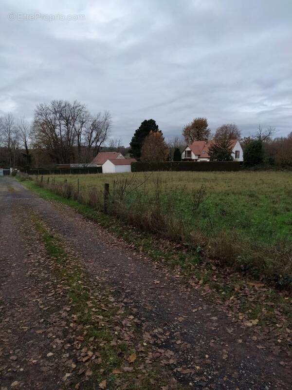 Terrain à BOUILLANCOURT-LA-BATAILLE