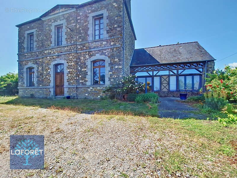 Maison à SAINT-AUBIN-D'AUBIGNE