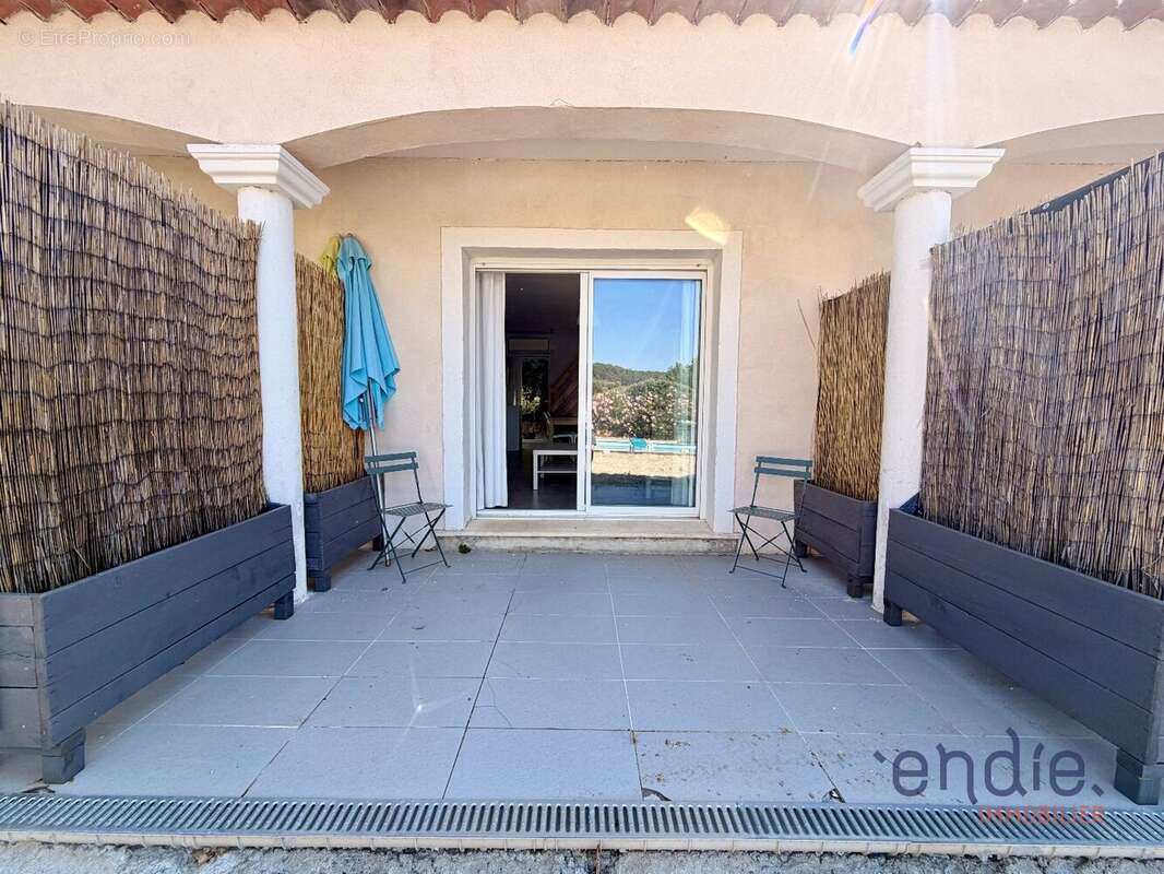Appartement à SILLANS-LA-CASCADE