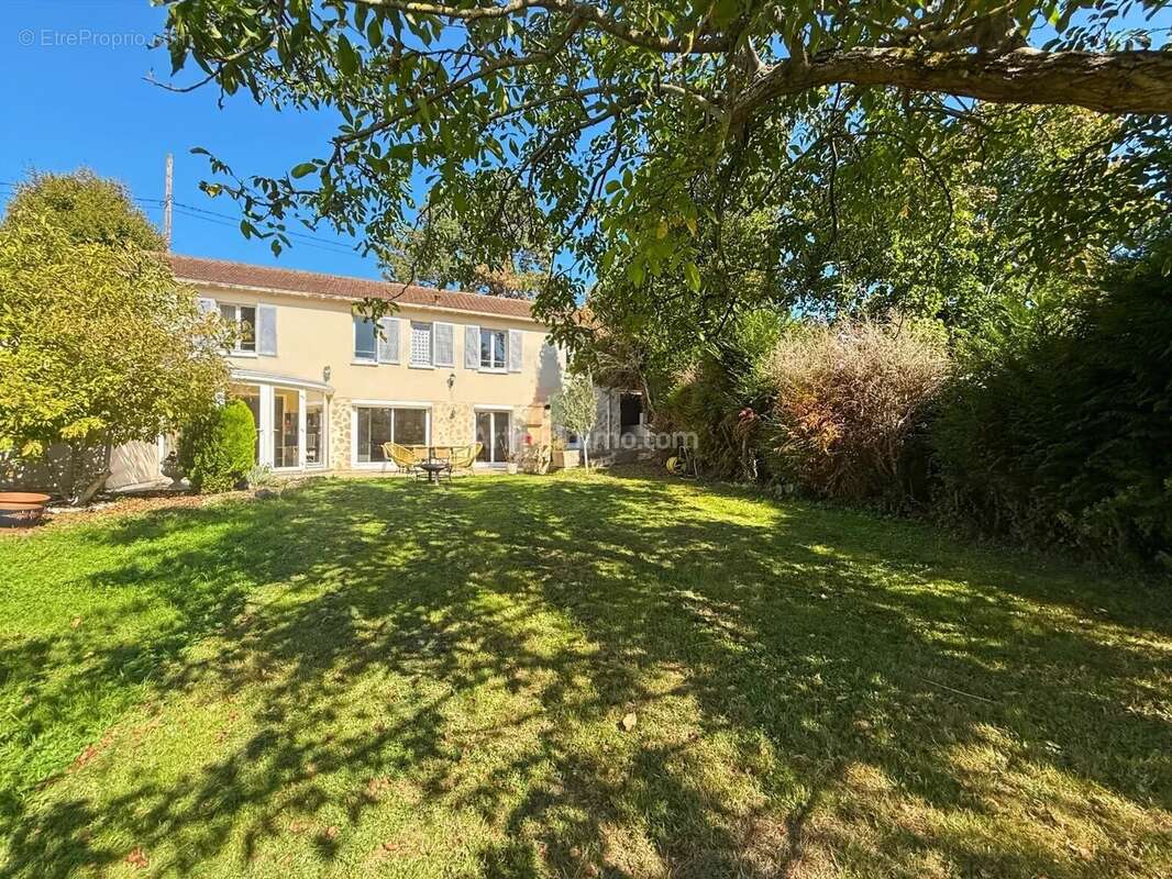 Maison à SOISY-SUR-SEINE