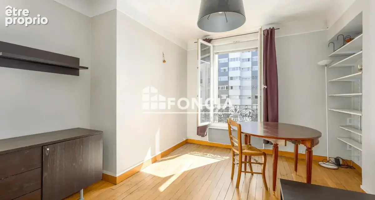 Appartement à PARIS-15E