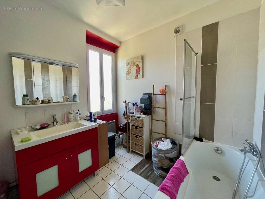 Maison à LA CHAPELLE-LA-REINE