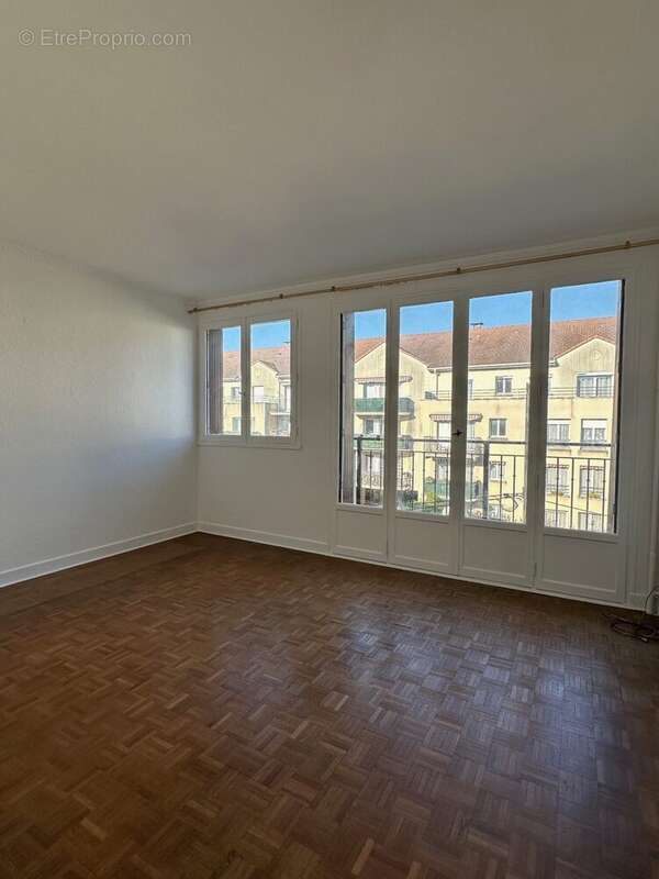 Appartement à LE BLANC-MESNIL