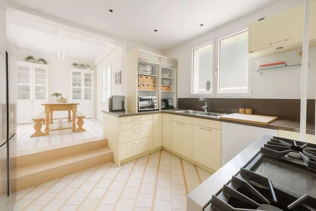 Maison à VILLE-D&#039;AVRAY