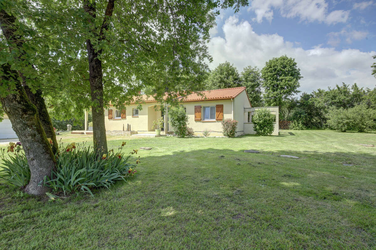 Maison à GIROUSSENS