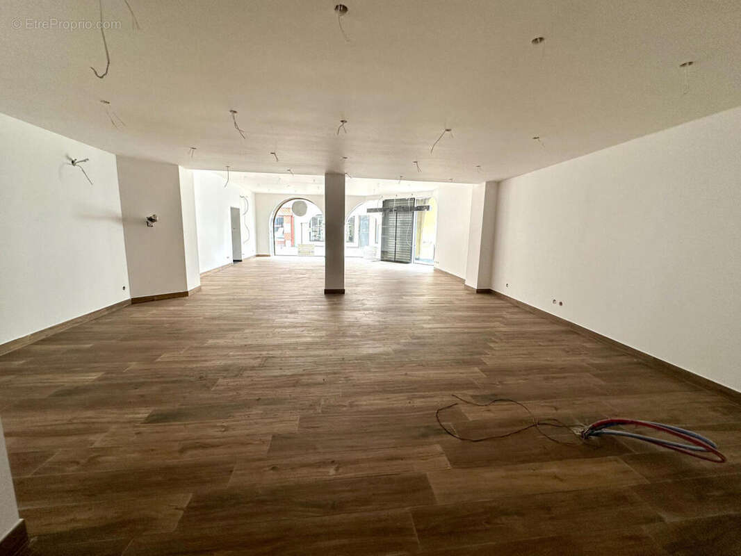 IMG_9466 - Commerce à REMIREMONT