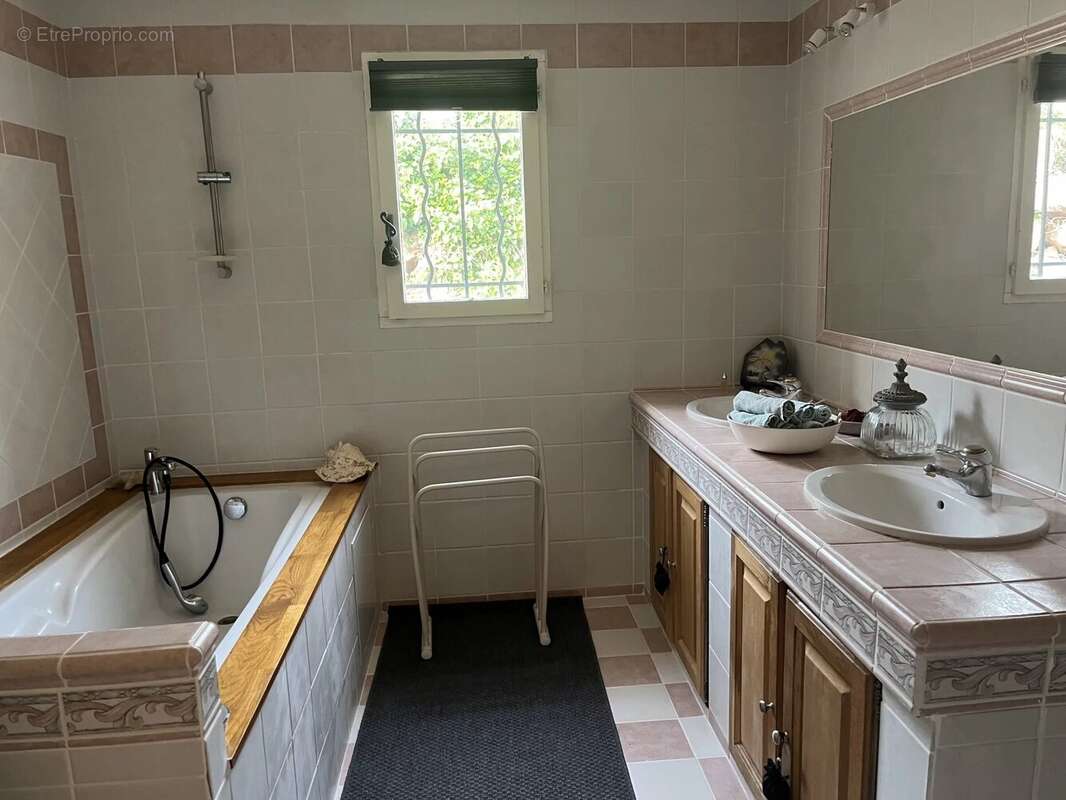 Maison à PLAN-DE-LA-TOUR