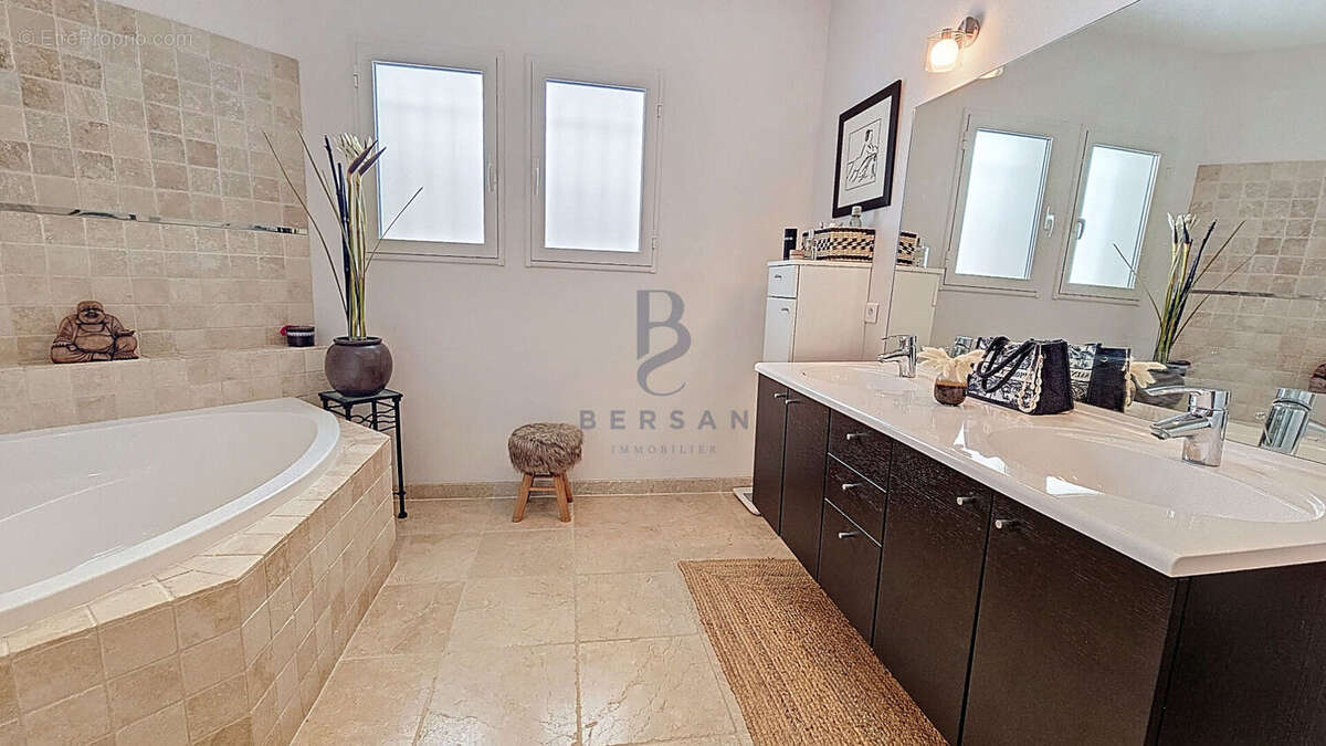 Villa vue mer frejus saint-aygulf - position dominante au calme - photo 12