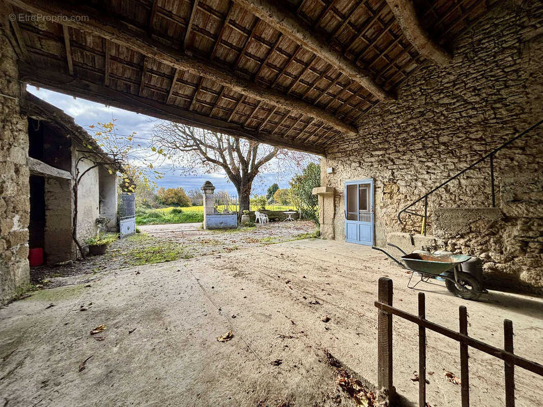 Maison à COLONZELLE