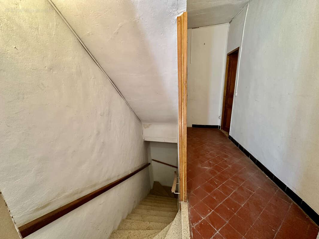 Mouriès (13) : Maison de village spacieuse sur 3 niveaux - photo 16