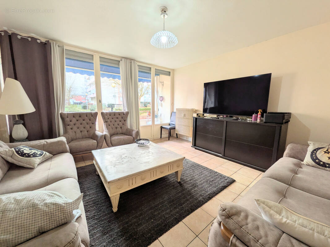 Appartement à CHENOVE