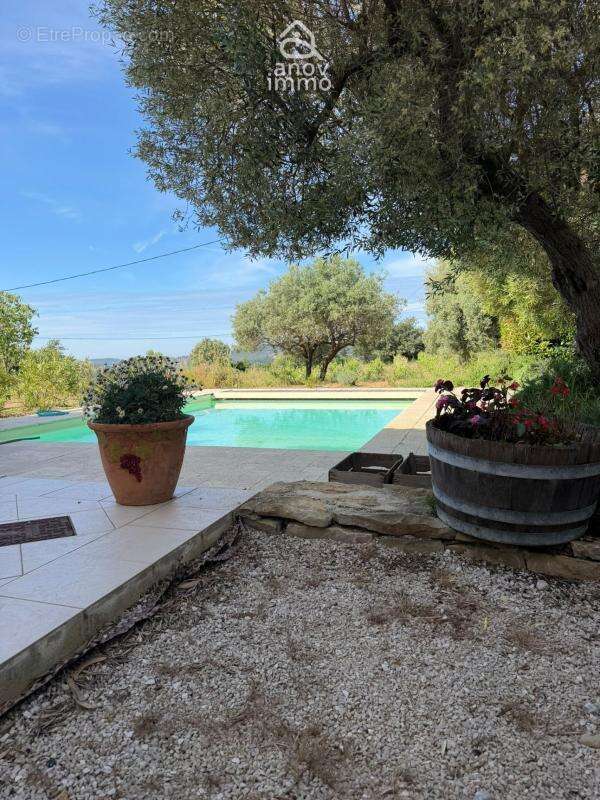 Maison à LE CASTELLET