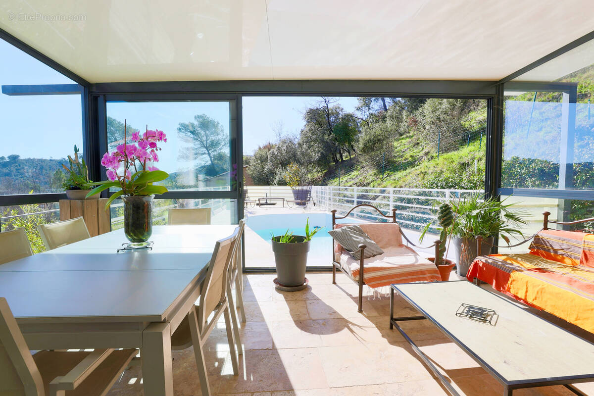 Maison à MEOUNES-LES-MONTRIEUX