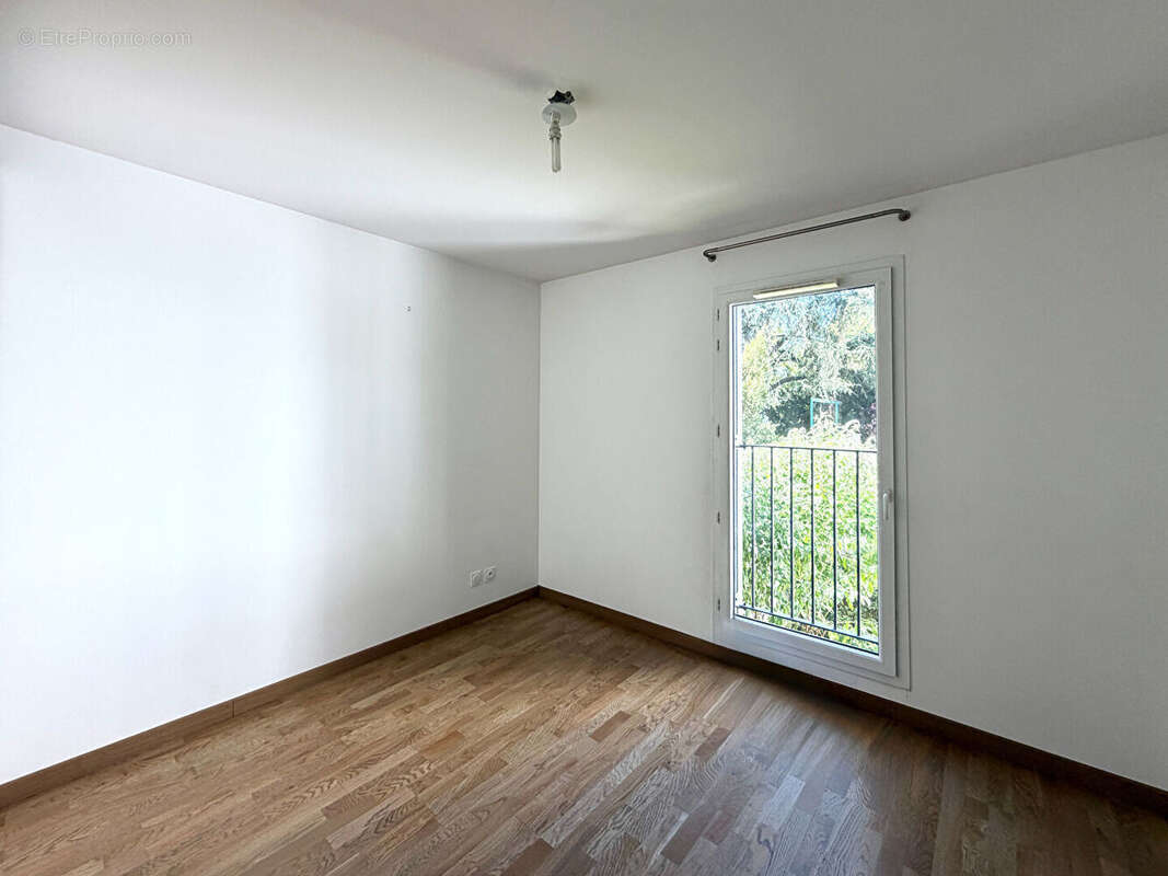 Proche centre, au calme T3 68 m² récent avec terrasse - photo 5